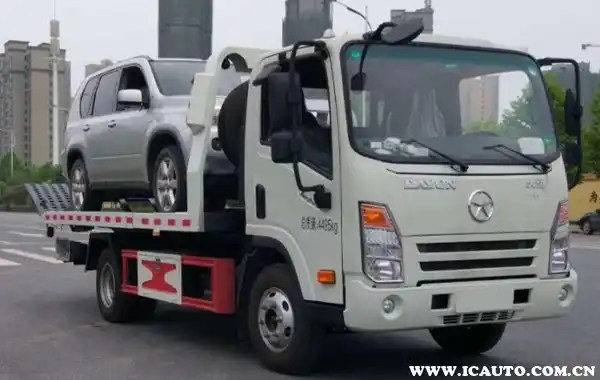 电话汽车救援_汽车没电了找哪里救援_道路救援车没电怎么收费